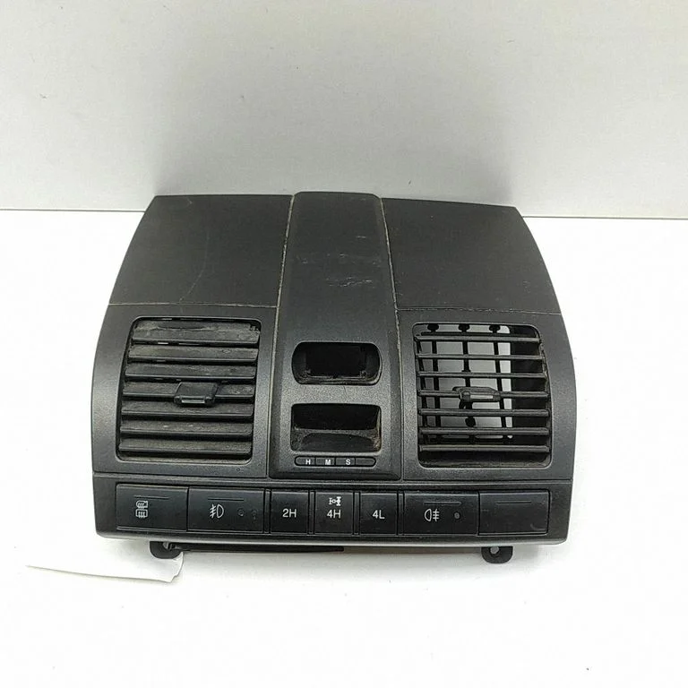 Armatuurlaua õhutusresti kate 7652008000 – SsangYong Rexton I (2001-2017)