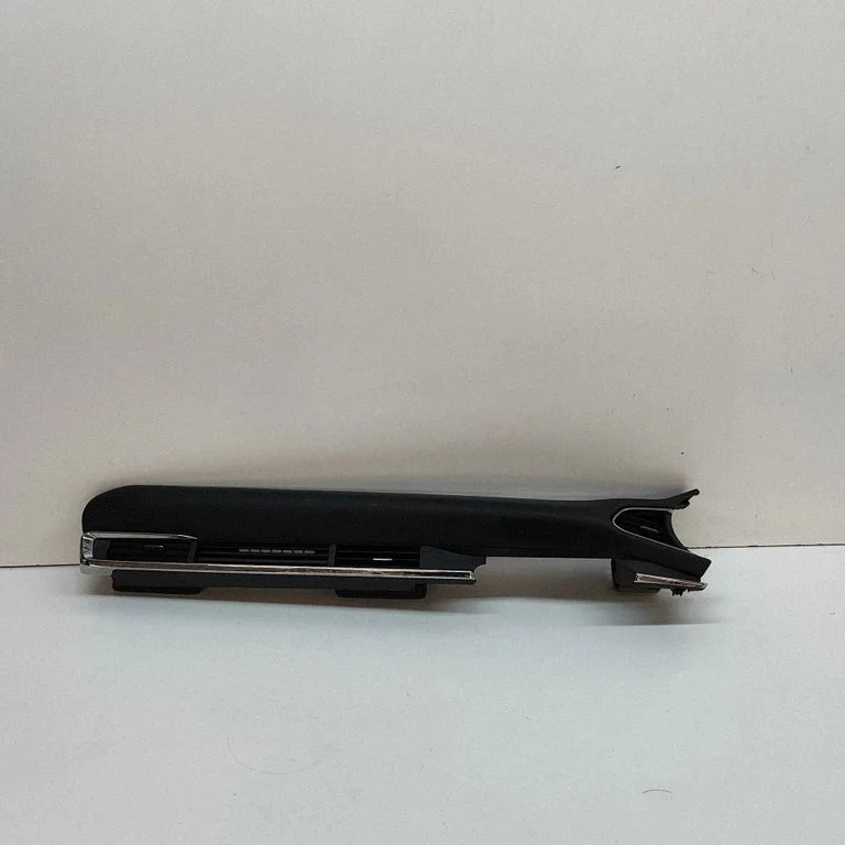 Paneļa gaisa restītes D42G55150C