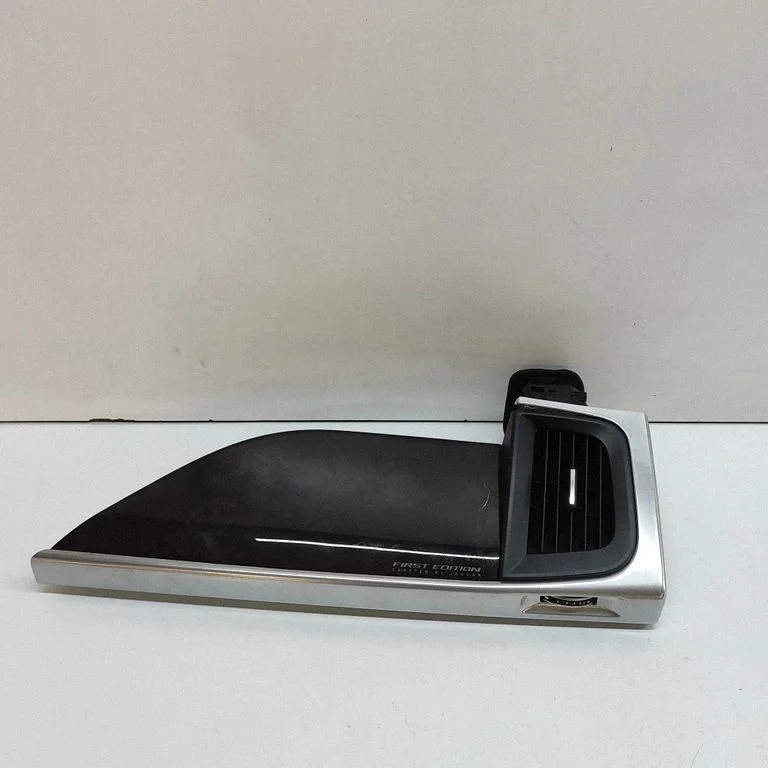 Dashboard air vent grill cover trim J9D3018B08AB