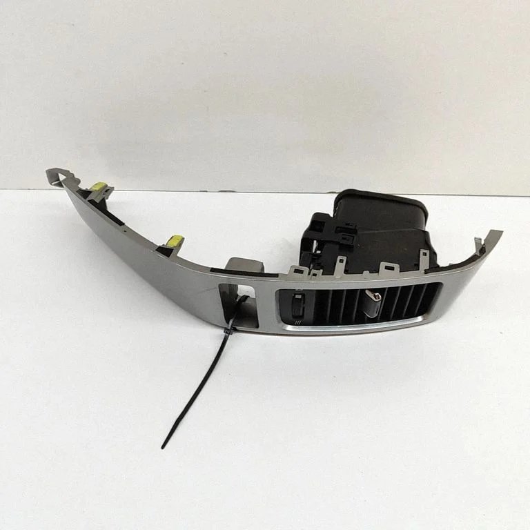 Dashboard air vent grill cover trim – Toyota Land Cruiser (J120) (2002-2009)