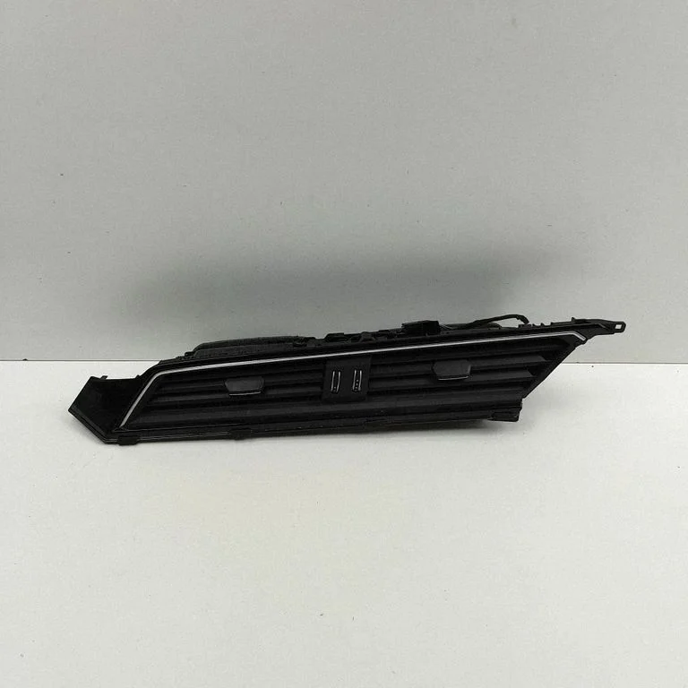 Paneļa gaisa restītes 4KR820951E