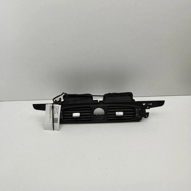 Paneļa gaisa restītes 2W9319K617AD