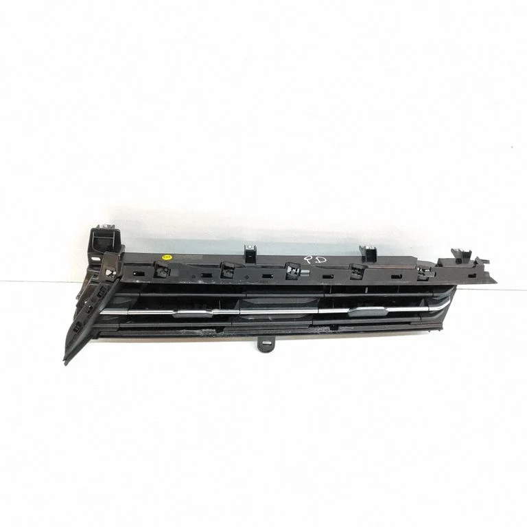 Kratka nawiewu szyby 89B820951A