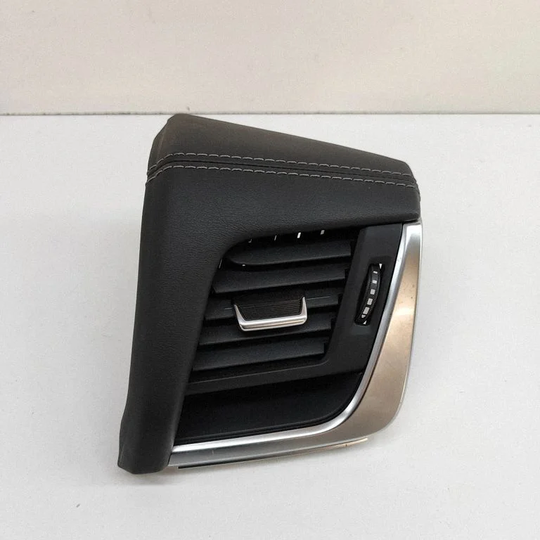 Paneļa gaisa restītes 687606UA1A