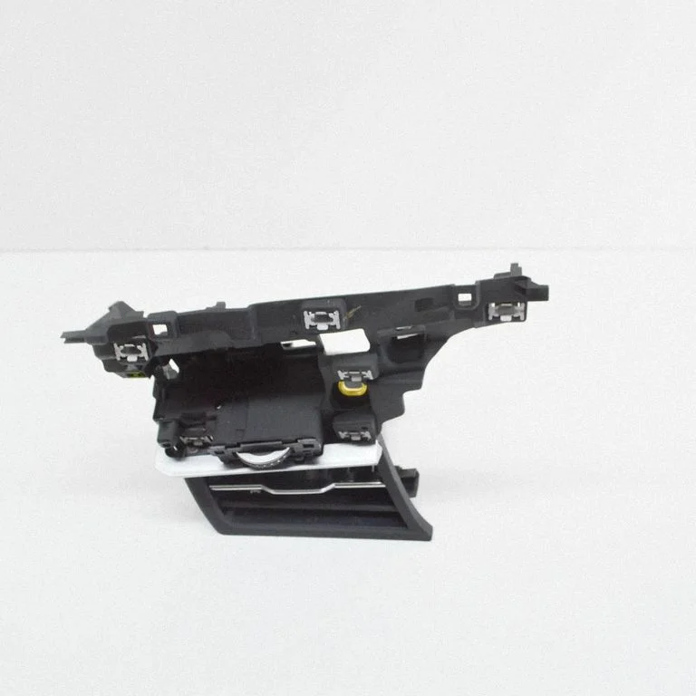 Paneļa gaisa restītes 4M8820902B6PS