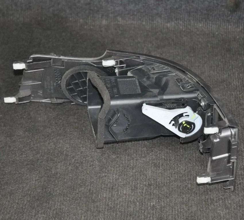 Armatuurlaua õhutusresti kate – Honda CR-V (2007-2012)