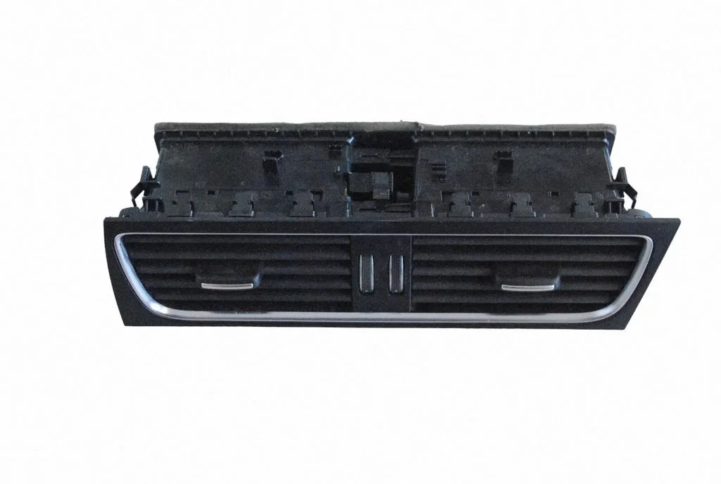 Kratka nawiewu szyby 8T2820951D