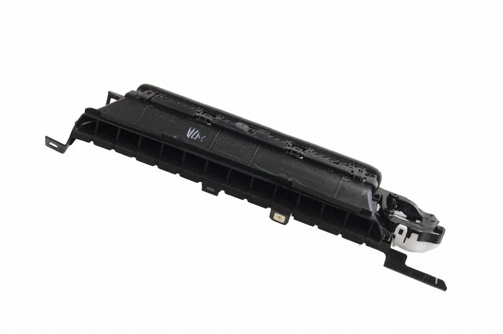 Kratka nawiewu szyby 111159900B