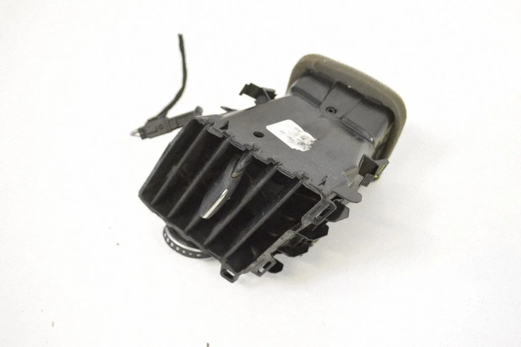 Paneļa gaisa restītes 80C820902