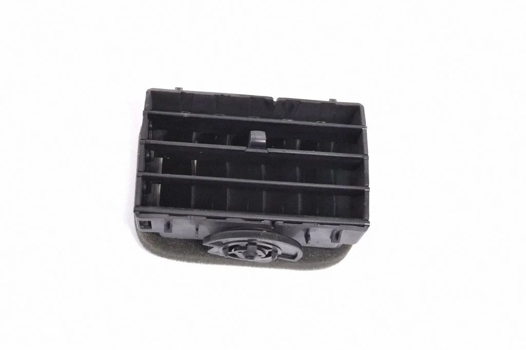 Armatuurlaua õhutusresti kate – Jeep Cherokee KK (2008-2013)