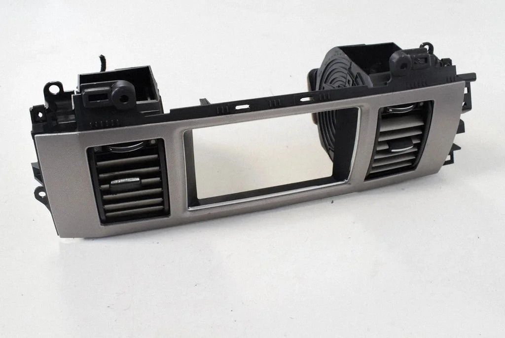 Paneļa gaisa restītes 8X2319K617AH