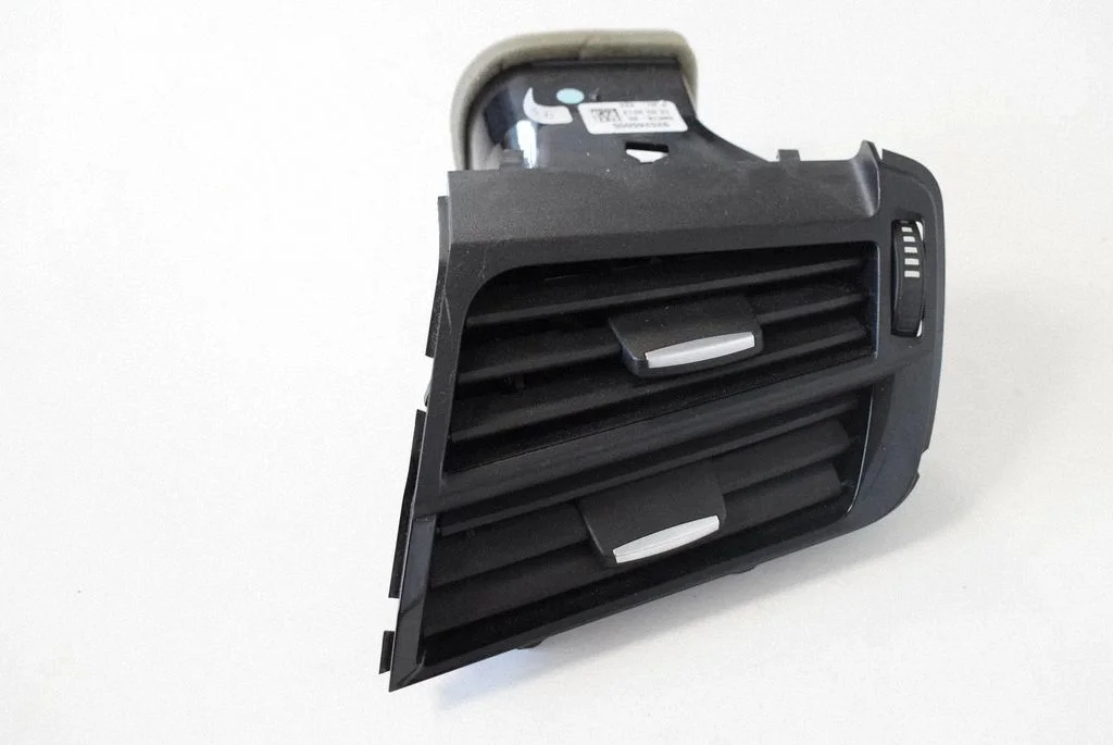 Kratka nawiewu szyby – BMW X5 F15 (2013-2017)