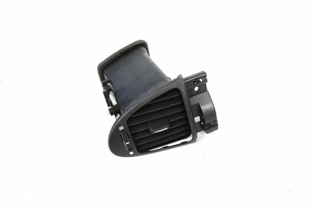 Paneļa gaisa restītes 2R8319C893BE