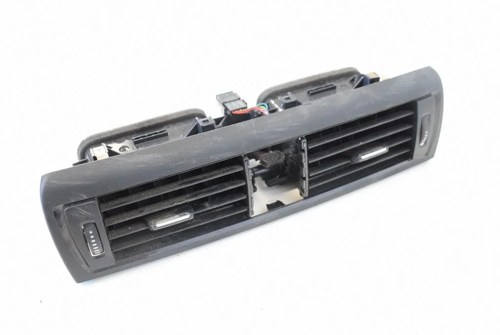 Armatuurlaua õhutusresti kate – BMW 2-seeria F22 F23 (2013-2017)