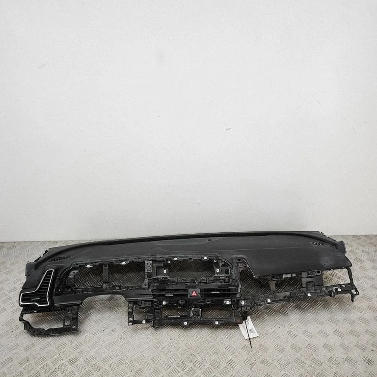 Deska rozdzielcza 84721R2000WK