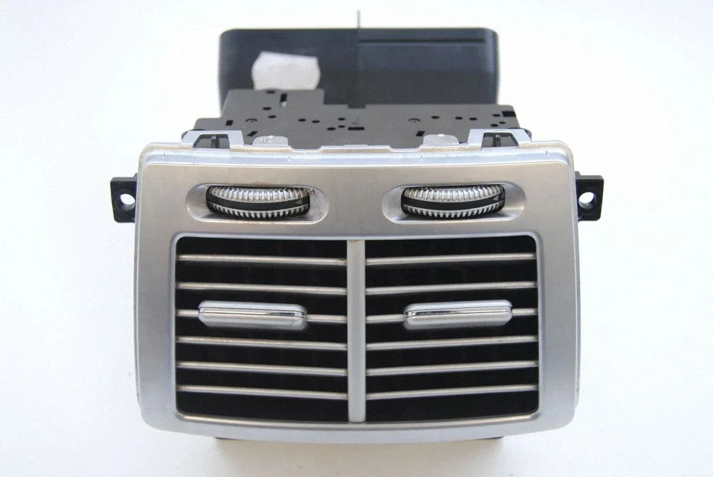Dashboard air vent grill cover trim – Mercedes-Benz S-Class W221 (2005-2013)