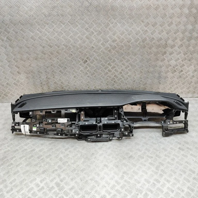 Dashboard 84710G5RA0WK