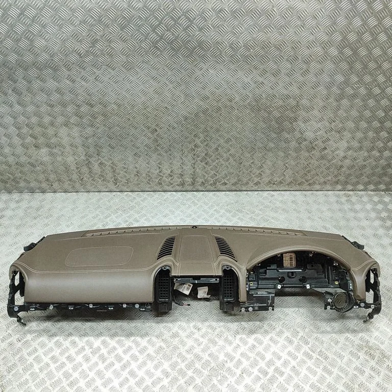 Dashboard 7P5857003C
