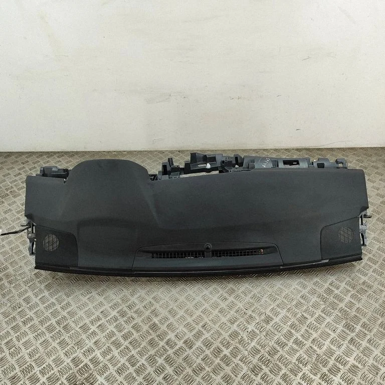 Dashboard – Toyota Camry VIII XV70 (2017-2024)