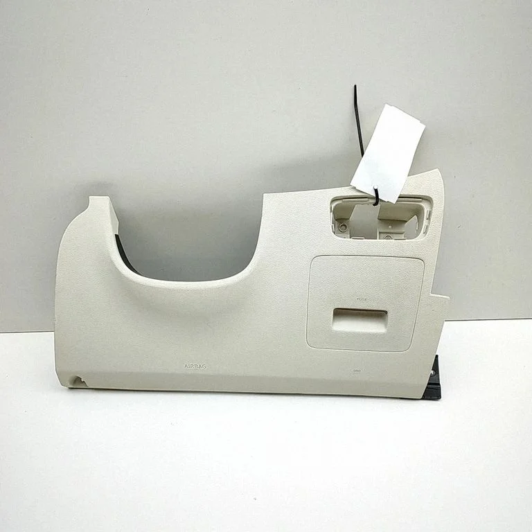 Armatuurlaua alumine viimistluspaneel 84750AR900