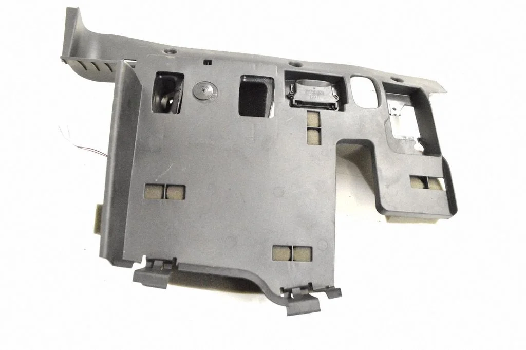 Panel deski rozdzielczej (dolny) A1646800617