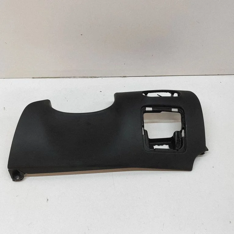 Armatuurlaua alumine viimistluspaneel 84750CU810