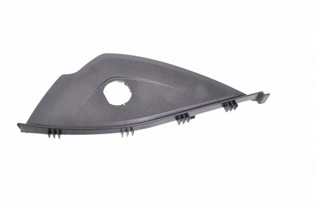 Paneļa apdares panelis (sānu) – BMW 4. sērija F32 F33 (2013-2020)