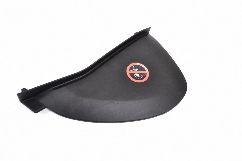 Paneļa apdares panelis (sānu) 8X23F04481A