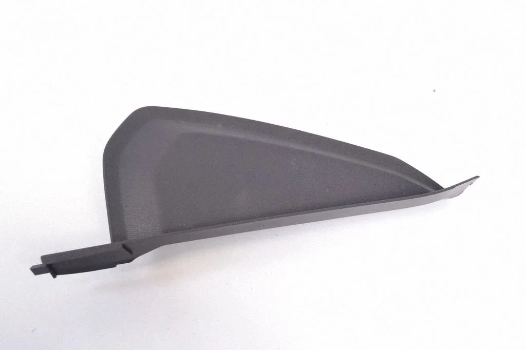 Dashboard side end trim 8A61A044C61AD