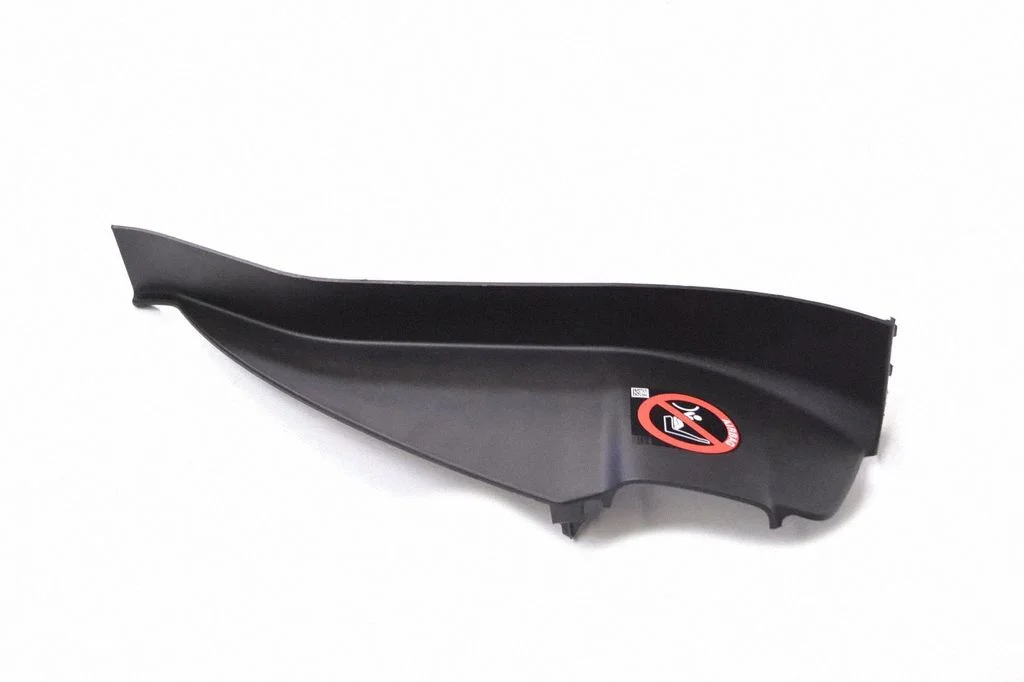 Dashboard side end trim HK8304481ABW