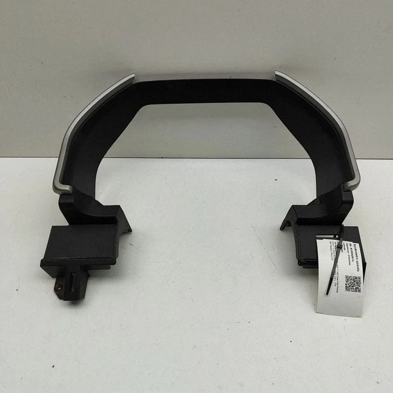 Instrumentu paneļa apdare F3B15044D70A