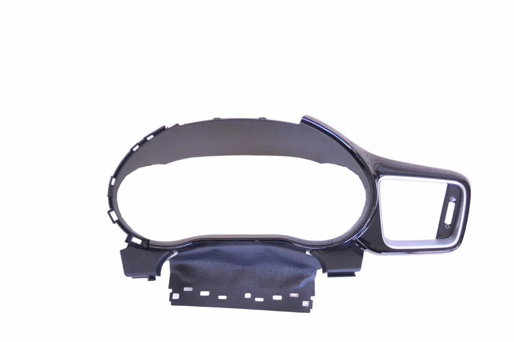 Instrumentu paneļa apdare 84830J7BB0