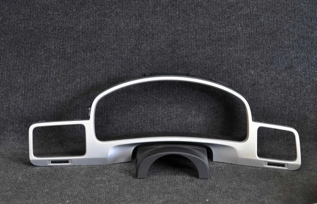 Dashboard trim – Volkswagen Touareg II (2010-2018)