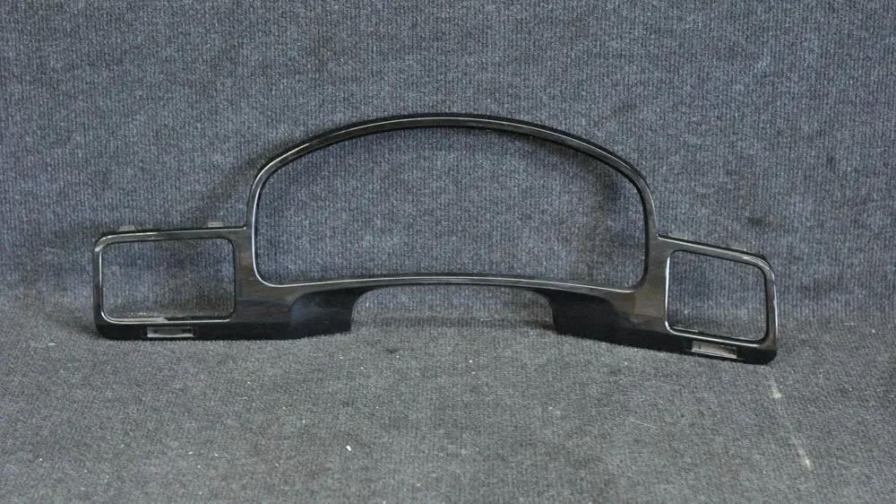 Näidikute paneeli viimistlus – Volkswagen Touareg II (2010-2018)