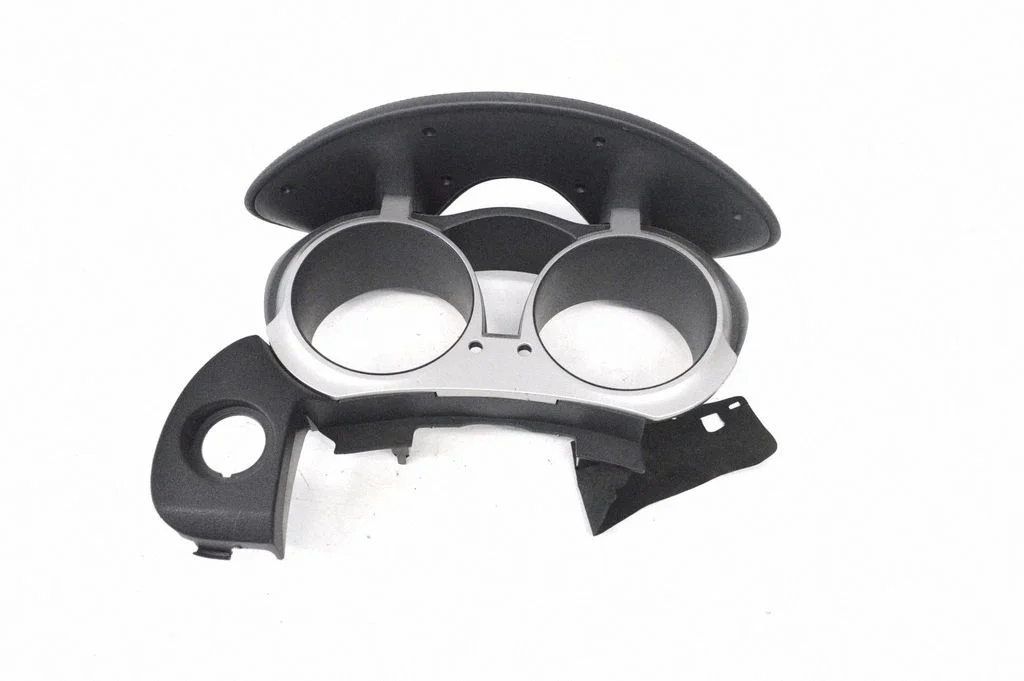 Instrumentu paneļa apdare 68240BV86A