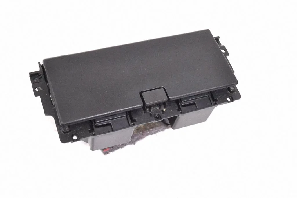 Cup holder – Suzuki Grand Vitara II (2006-2016)