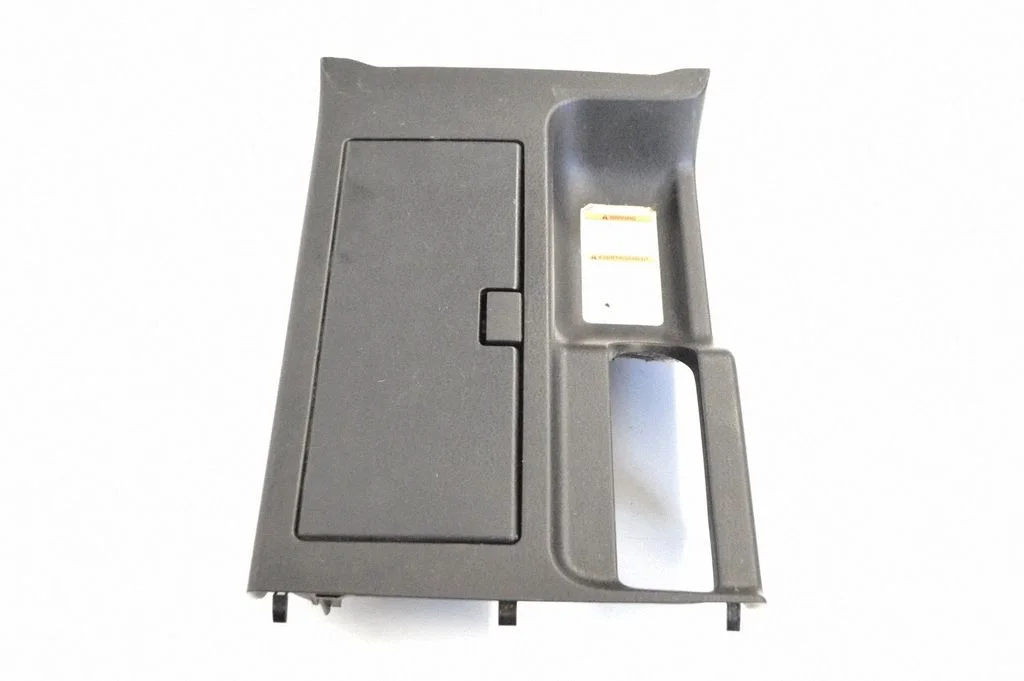 Cup holder – Suzuki Grand Vitara II (2006-2016)