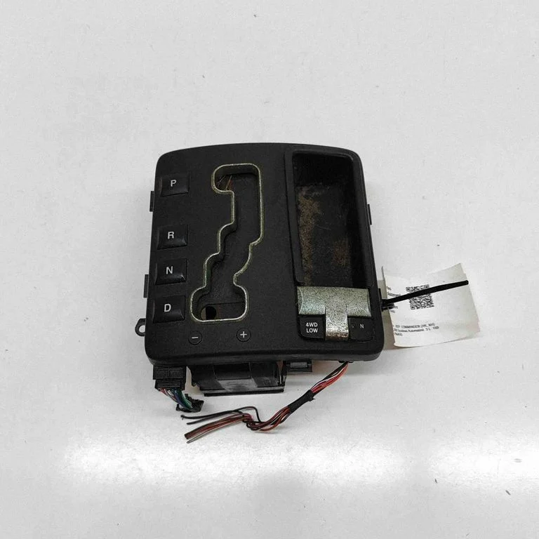 Pārnesumu pārslēga sviras apdare (plastmasas) K68004144AE