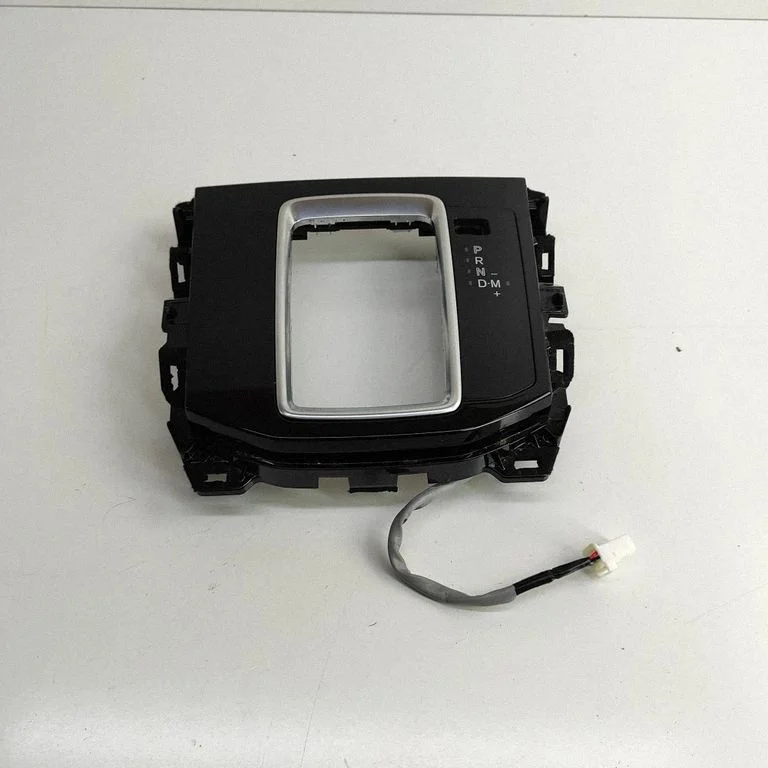 Pārnesumu pārslēga sviras apdare (plastmasas) KSH86434002