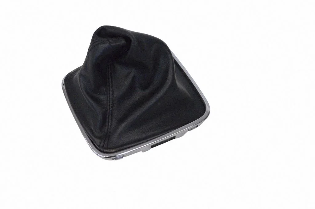 Pārnesumu pārslēga sviras apdare (plastmasas)