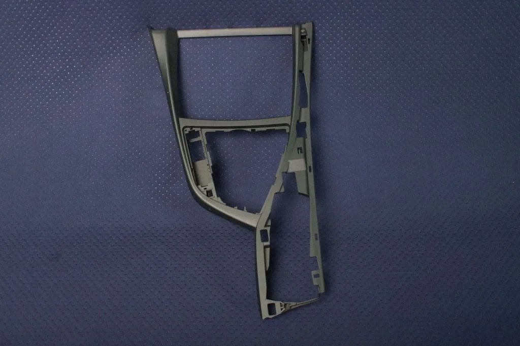 Pārnesumu pārslēga sviras apdare (plastmasas) – BMW 2. sērija F22 F23 (2013-2017)