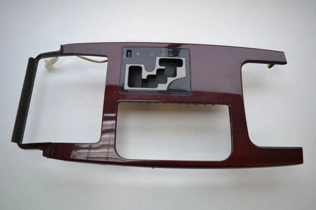 Pārnesumu pārslēga sviras apdare (plastmasas) – Lexus GS 300 350 430 450H (2005-2012)