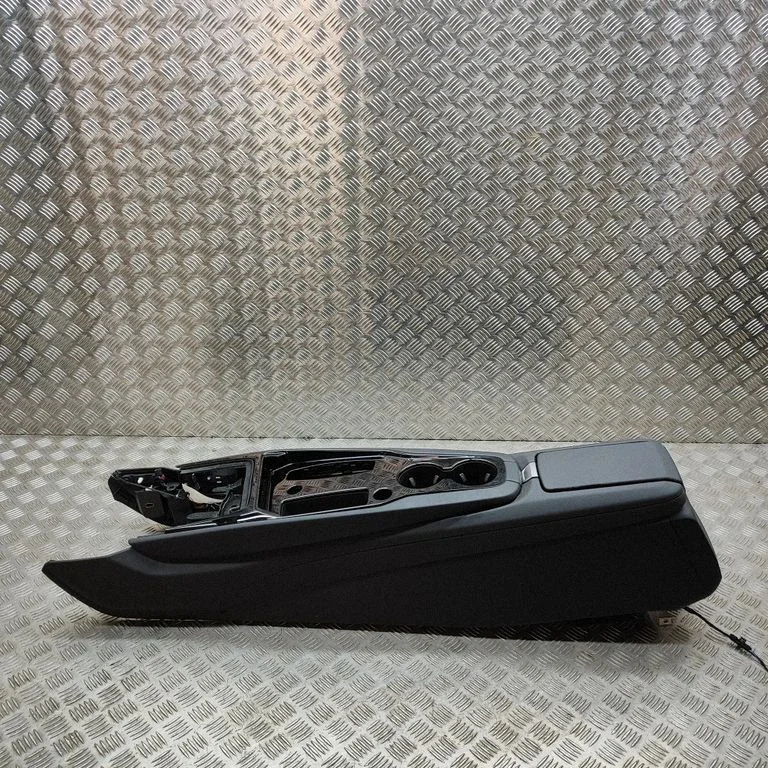 Keskkonsool 4J3864087