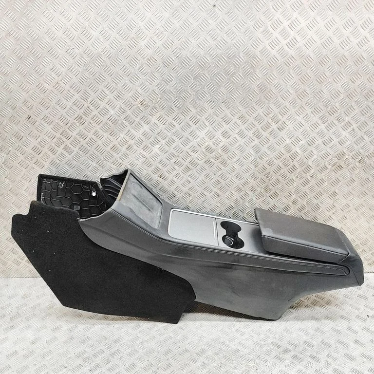Keskkonsool 176680100A