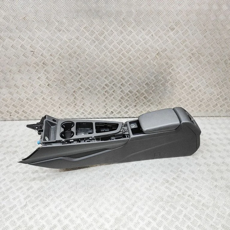 Centrālā konsole 8W2863241