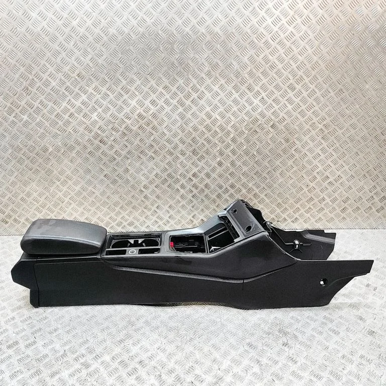 Centrālā konsole 83C863242