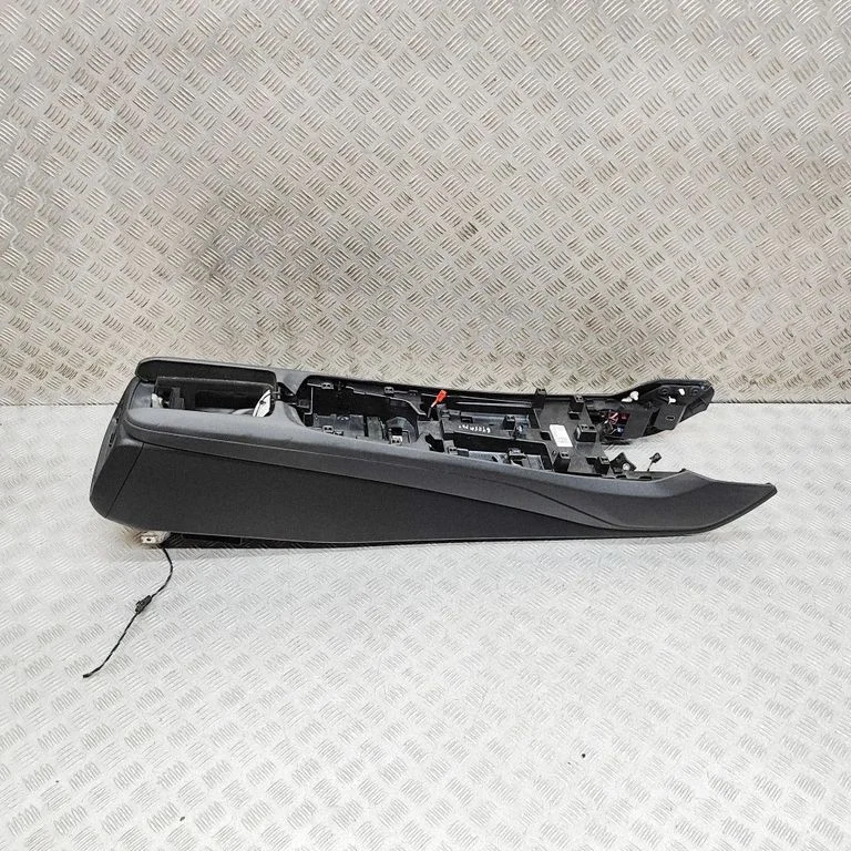 Keskkonsool 4J3864087