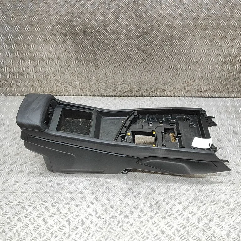 Centrālā konsole 4M0864981