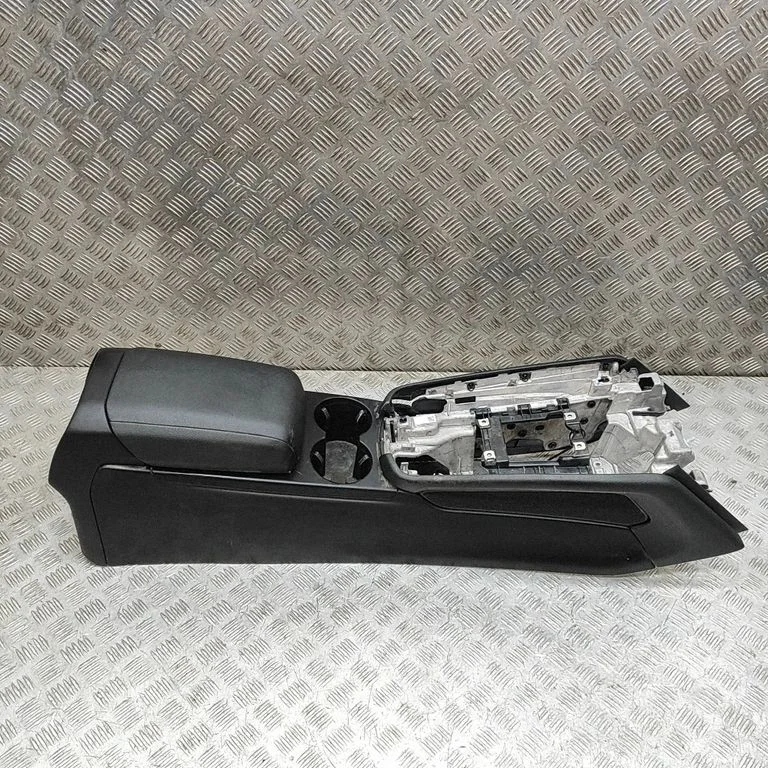 Centrālā konsole 95B857232B