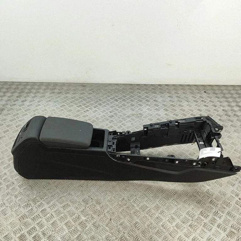 Centrālā konsole 8W0864981D